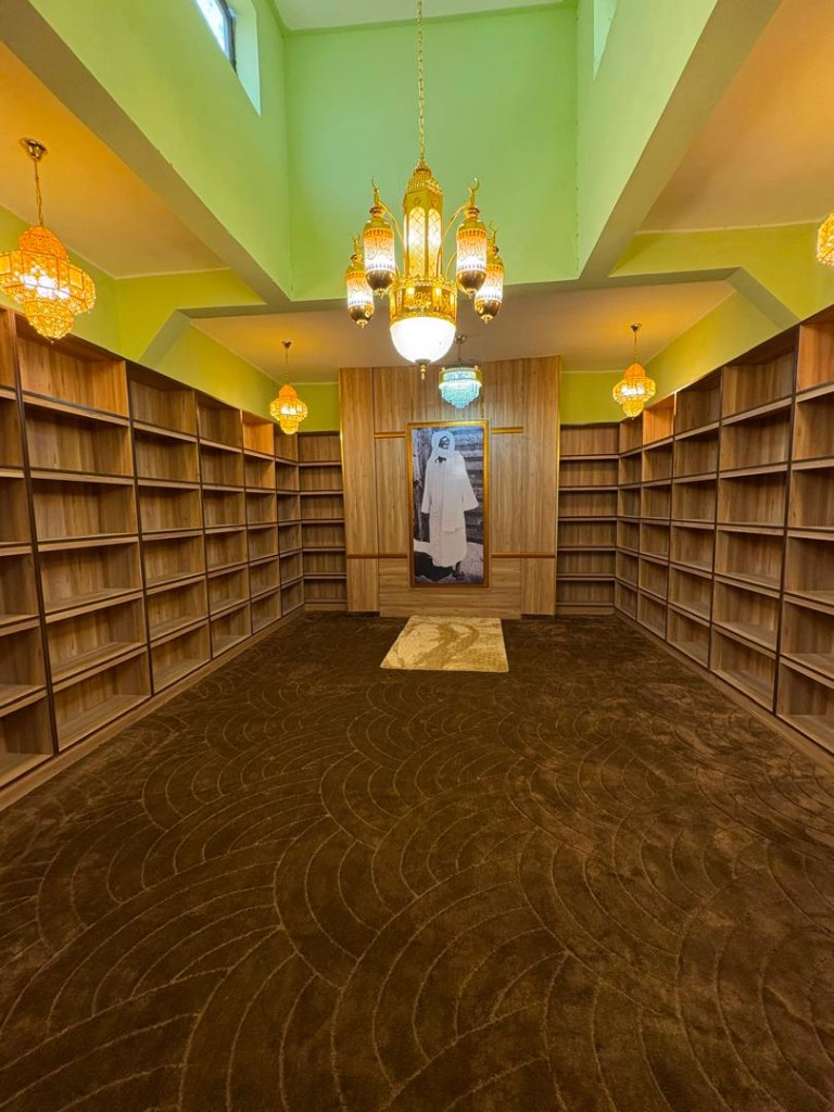 Bibliothèque offerte à un daara